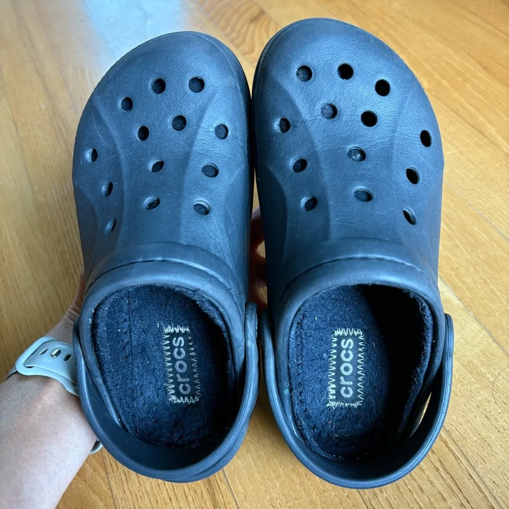Crocs faux fur lined black winter clogs cold weather little boys girl size 12 13